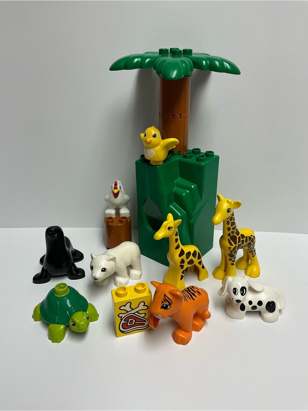 Lego Duplo Animals Lot-Giraffes, Tiger, Seal, Bear, Turtle, Bird, Dog, Chicken